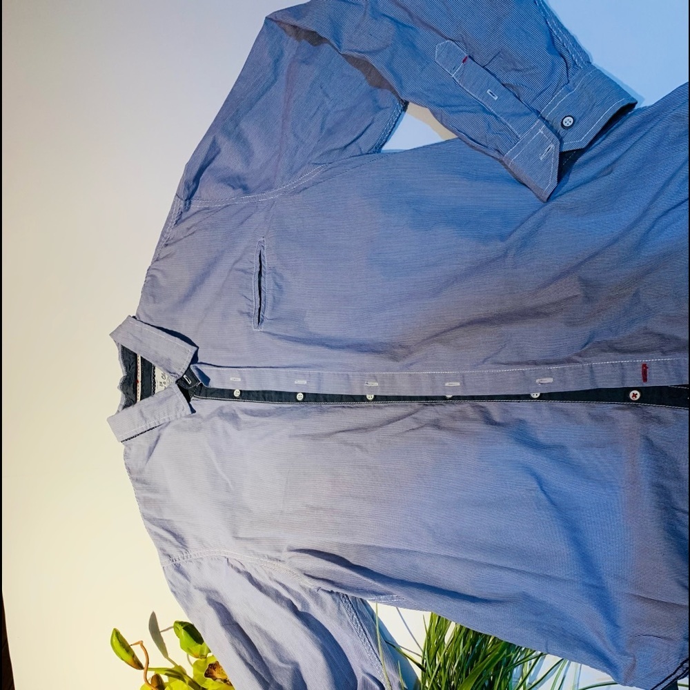 T6- Thread & Cloth Blue Shirts Size XL